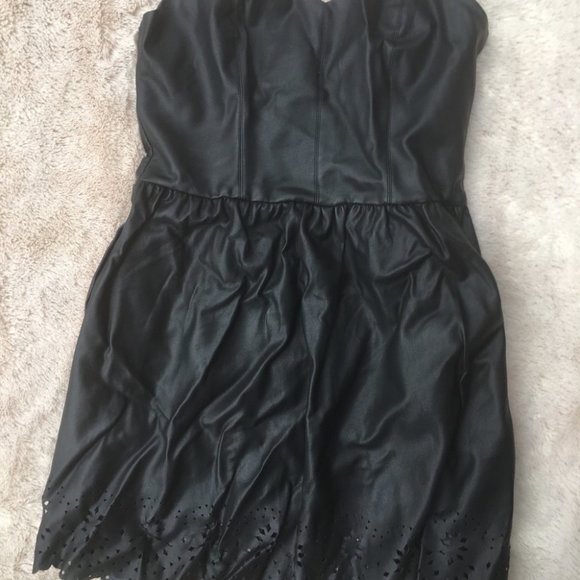 Forever 21 Women’s Faux Leather Dress Size Large - Picture 3 of 8